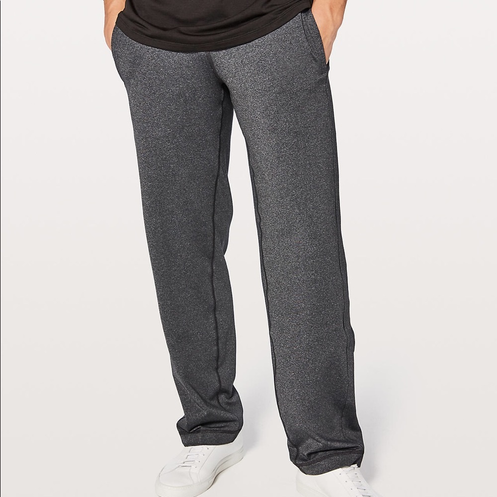 Men’s dark gray Kung Fu. Size large
